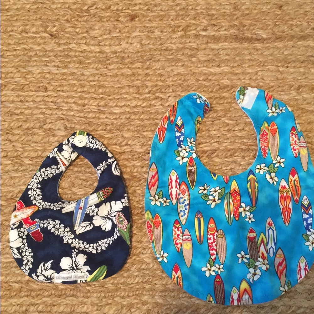 2 Hawaiian 🌺 Print Baby Bibs